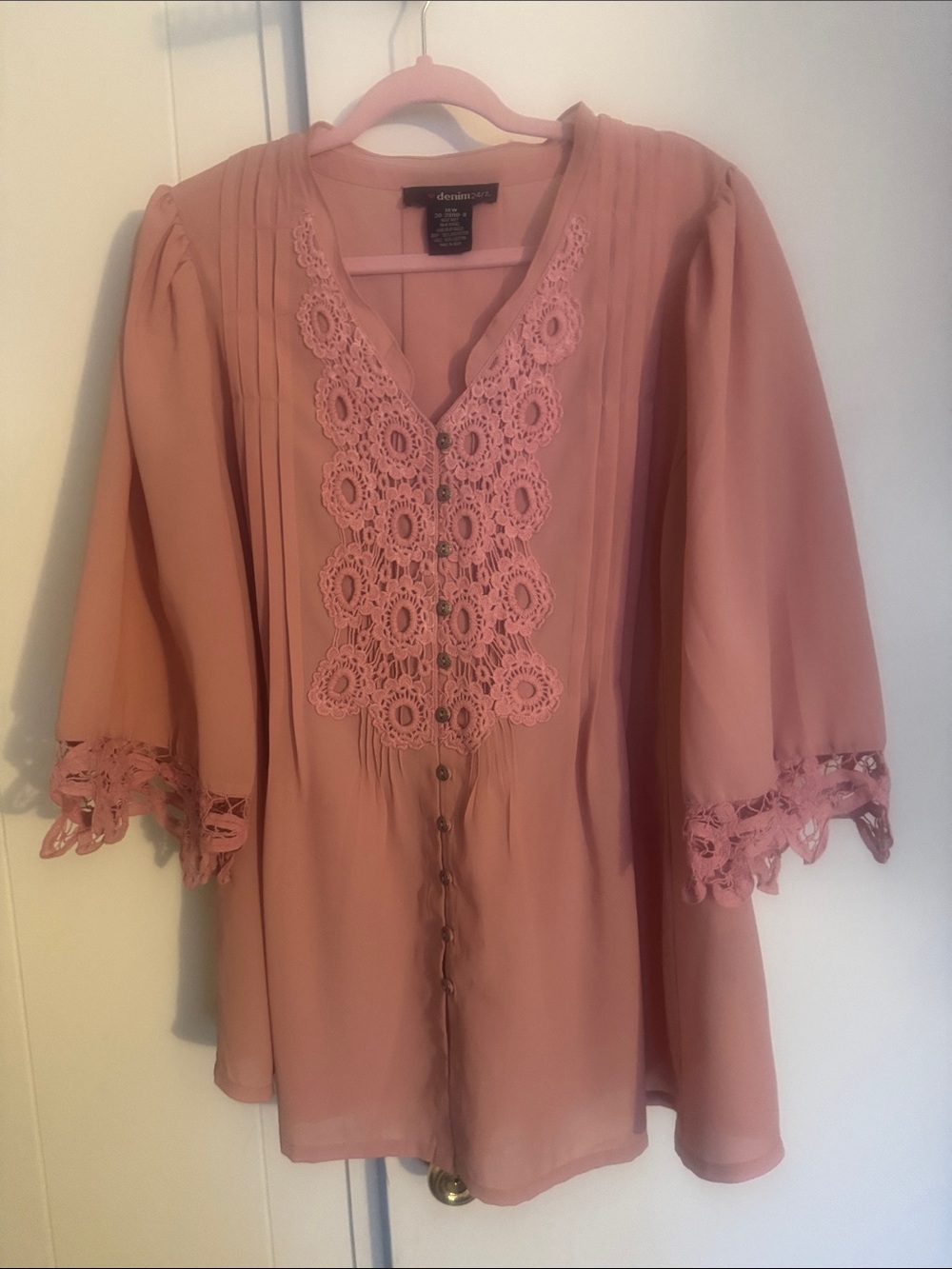 Denim&Co Dusty Pink Crochet-Trim Button Front Blouse